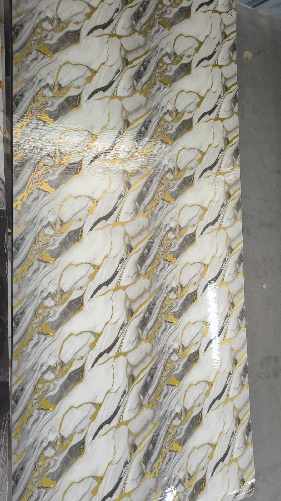 Самозалепващ мраморен панел Calacatta Gold – INTER 033