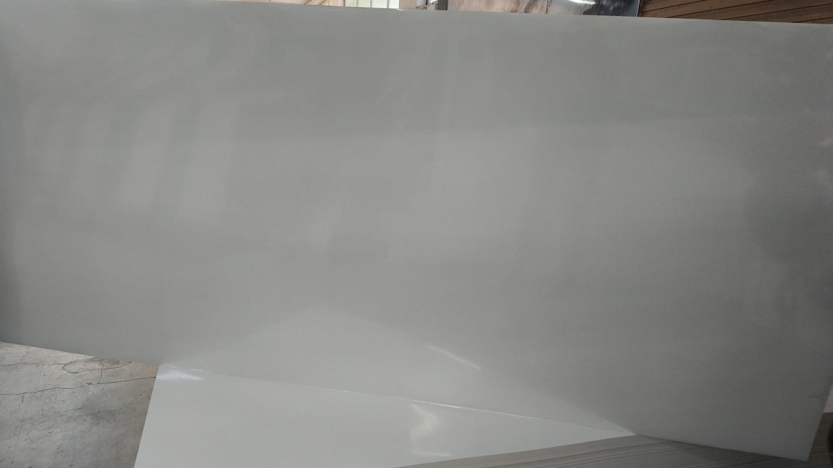 PVC стенен панел INTER 11 – бял гланц, едноцветен 122×280 см