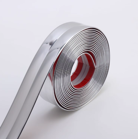 Самозалепваща декоративна лайсна за панели и стени –сребриста