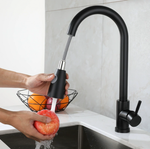 Кухненски смесител, с разтегателен разпръсквач черен мат