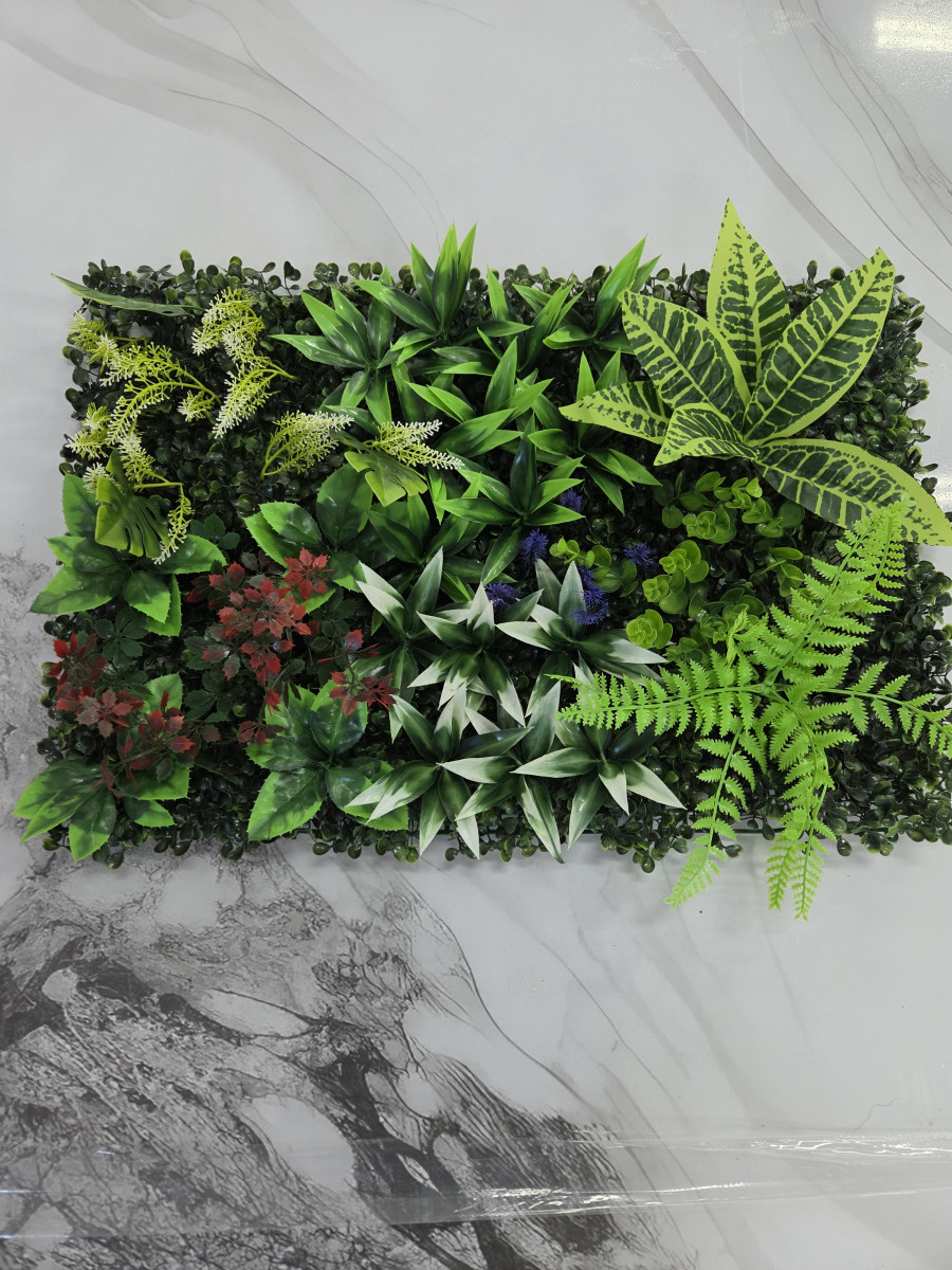 Декоративно зелено пано с цветни акценти inter 40-13