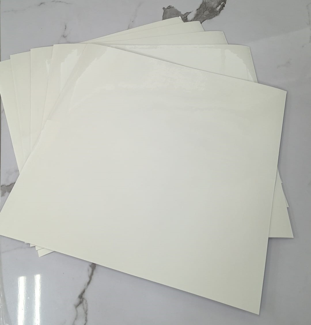 Самозалепващ панел за таван – бял гланц (силно лепило)